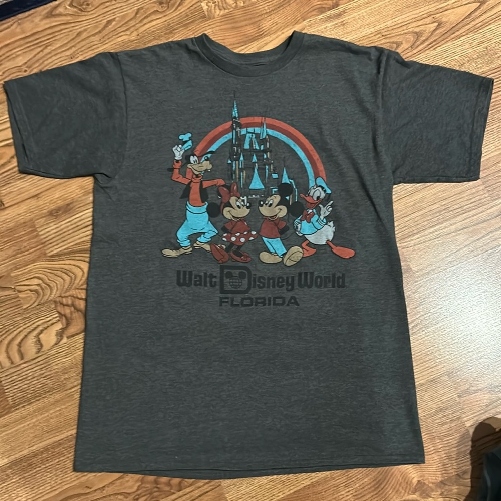 Vintage Official Disney Walt Disney World Mickey Goofy Minnie Donald Tshirt